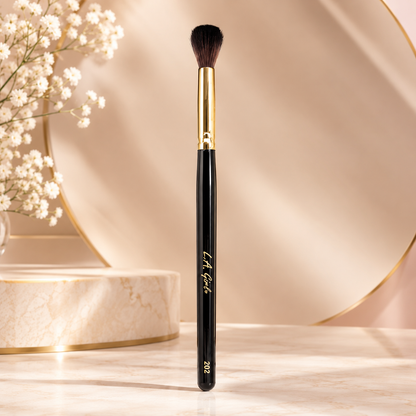 L.A. Girl PRO.brush GPB202 Tapered Blending Brush