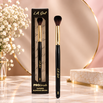 L.A. Girl PRO.brush GPB202 Tapered Blending Brush